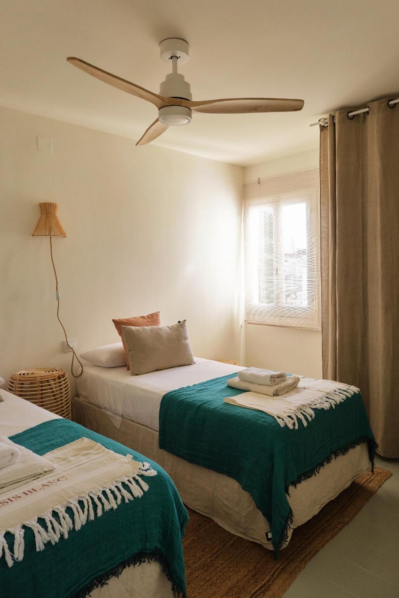 Arenal D'En Castell South Apartment Exterior photo